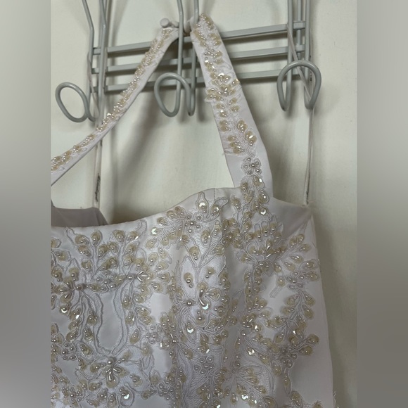 NWT- David’s Bridal Michelangelo White Beaded A-Line Halter Satin Gown (Size 6) - Picture 8 of 16